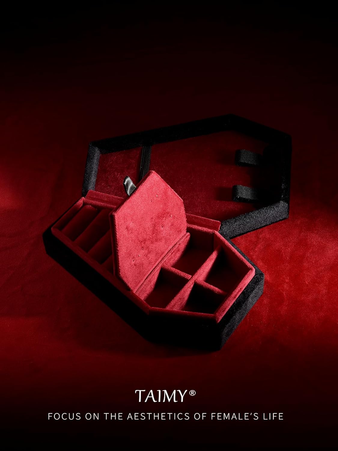 Mini Coffin Jewelry Organizer – Plush Velvet Gothic Box for Necklaces, Bracelets & Rings